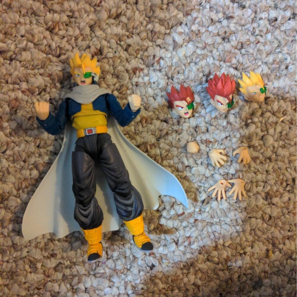 S.H. Figuarts Time Patroller Xenoverse Edition with extra cape